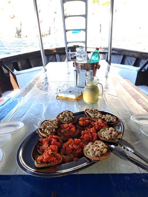 From Ischia: Procida Island Full-Day Boat Tour with Lunch - Procida’s harbors, beaches, and famous colors