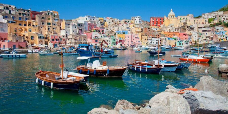 From Ischia: Procida Island Full-Day Boat Tour with Lunch - Starting in Forio with coffee and a short walk