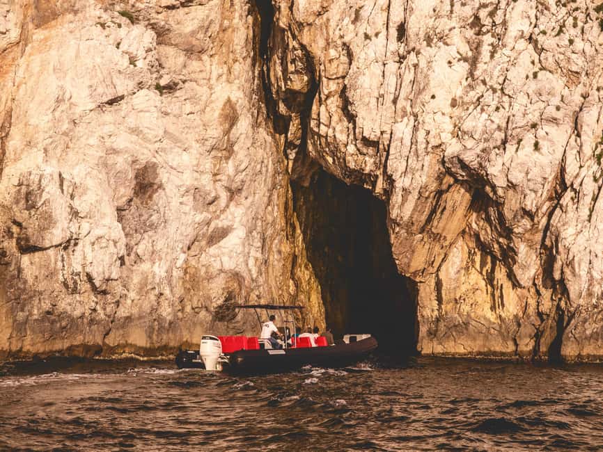 From La Spezia: Portovenere and 3 Islands Boat Trip - Leaving La Spezia through the fishing villages
