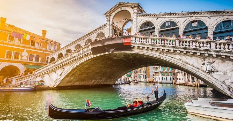 From Lake Garda: Full-Day Guided Group Tour of Venice - The coach ride across the Veneto