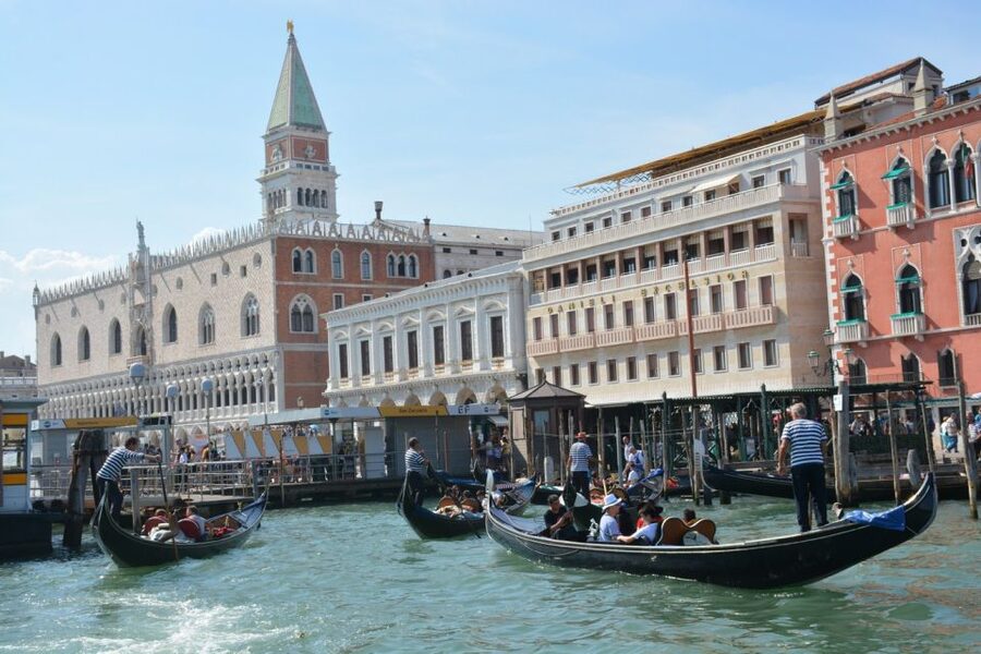 From Lake Garda: Full-Day Guided Group Tour of Venice - Walking from San Marco to Rialto
