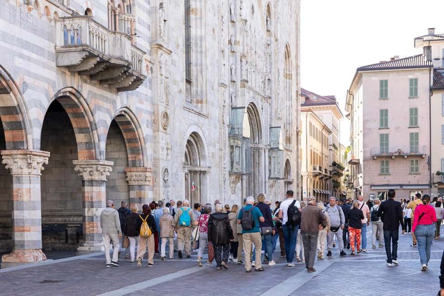 From Milan: Como & Bellagio Day Tour & Scenic Lake Cruise - What the guides add to the day
