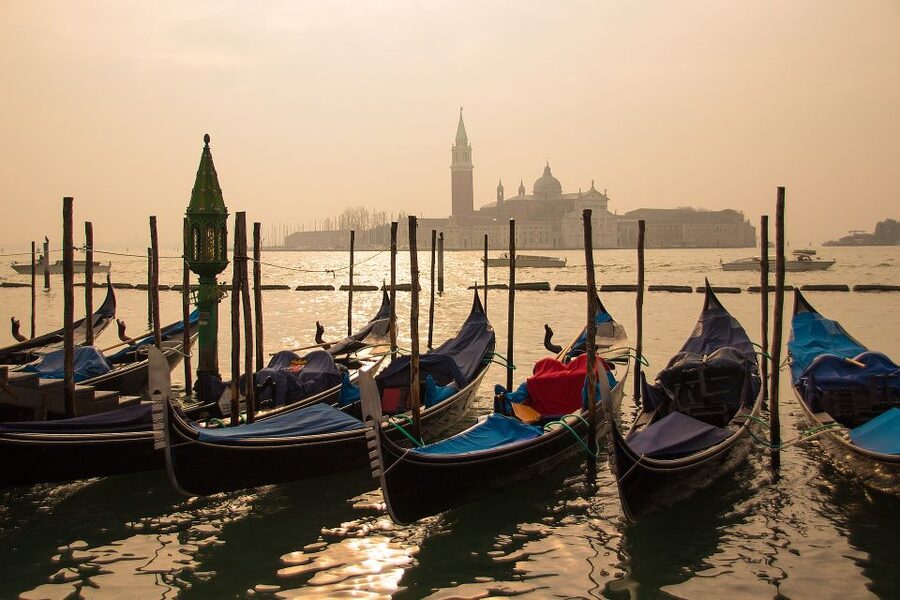 From Milan: Venice and Verona Full-Day Tour by Train - FAQ