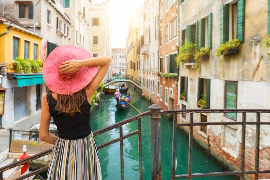 From Milan: Venice and Verona Full-Day Tour by Train - Milan Central Station and the long ride east