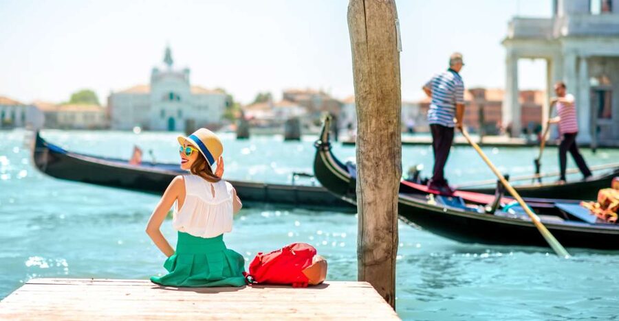 From Milan: Venice and Verona Full-Day Tour by Train - Verona: Juliet, the Adige, and medieval walls