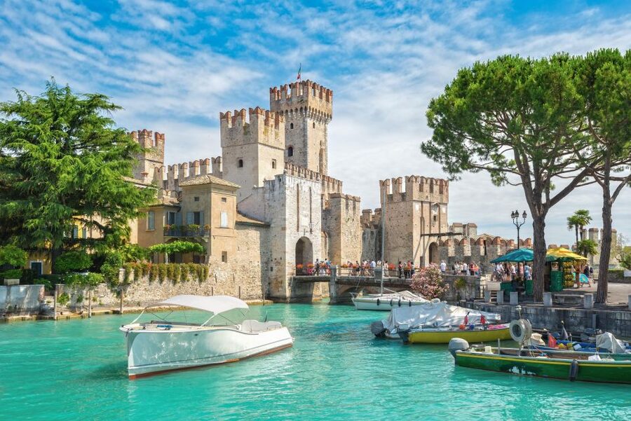 From Milan: Verona, Sirmione and Lake Garda with Boat Cruise - From Verona to Sirmione