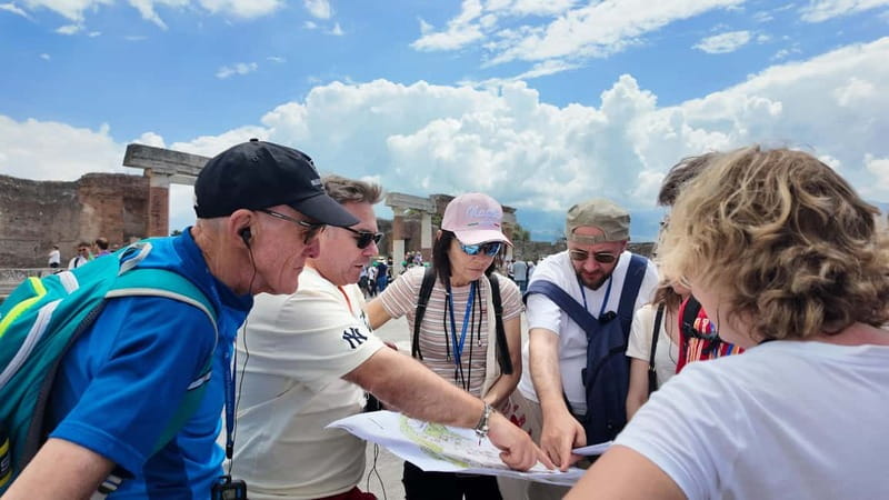 From Naples: Guided tour of Pompeii skip-the-line and round-trip train - Returning to Naples without a guide