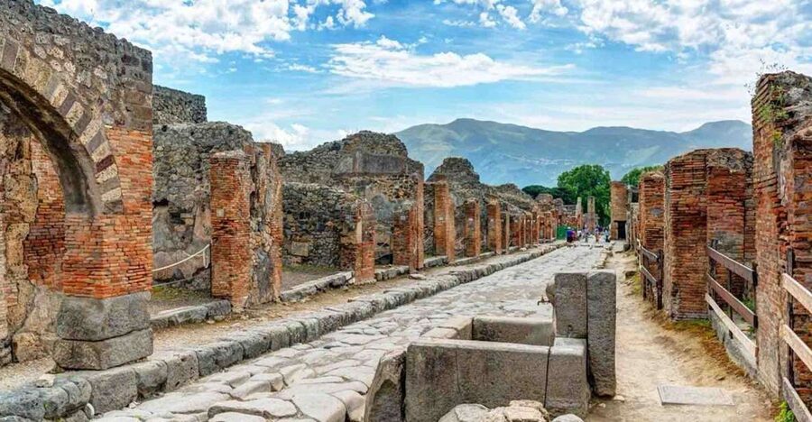 From Naples: Pompeii & Amalfi Coast Full-Day Trip - Pompeii: a focused walk through Roman daily life