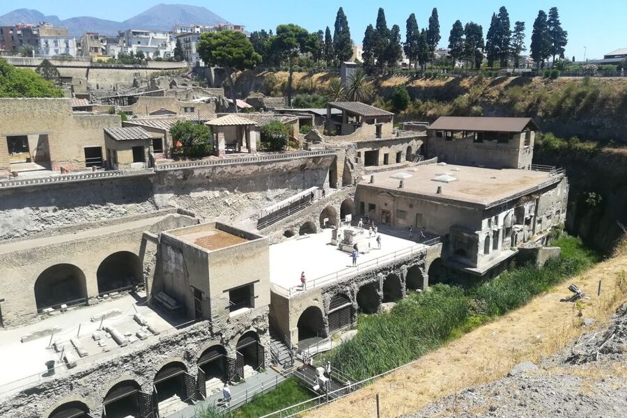 From Naples: Pompeii and Herculaneum Tour with Lunch - Herculaneum after Pompeii