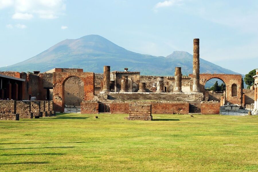 From Naples: Pompeii Skip-the-Line Entry Ticket and Tour - Guide languages and the low-season caveat