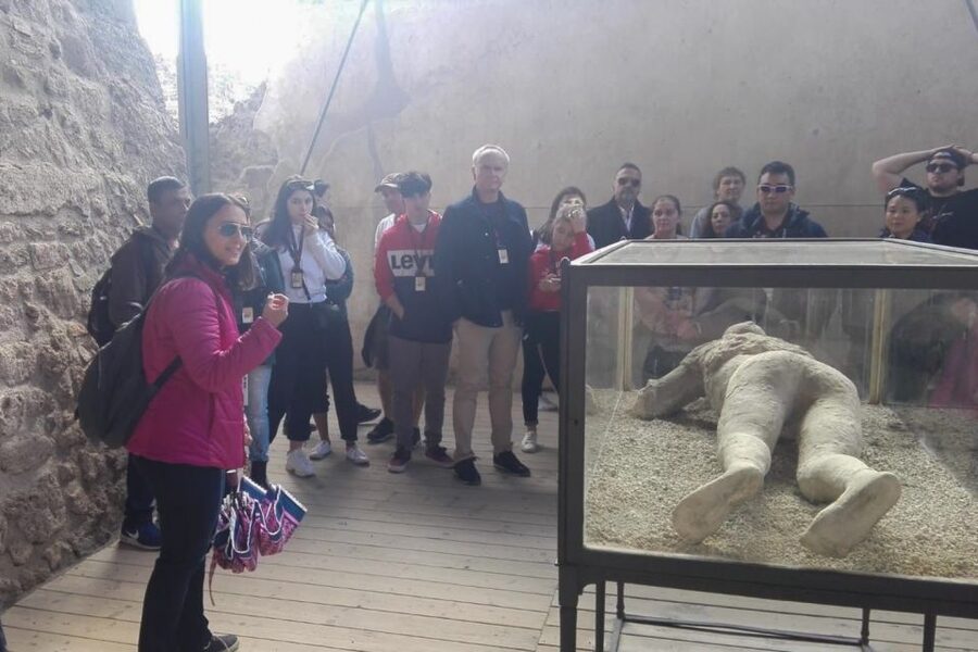 From Naples: Ruins of Pompeii - Getting from Naples to the archaeological site