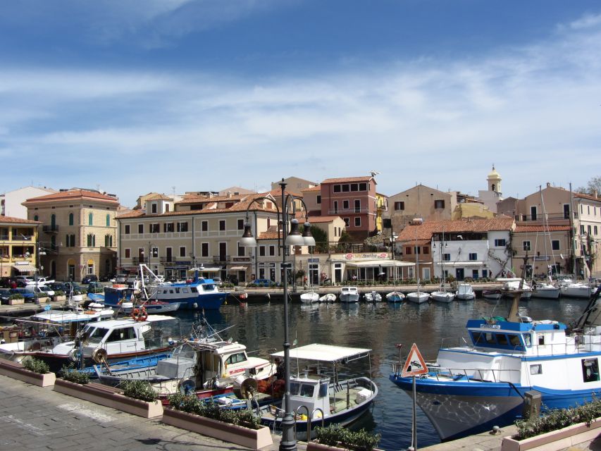From Palau: 4 stops boat tour to La Maddalena archipelago - An hour in La Maddalena town