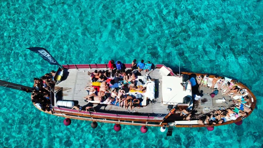 From Palau/La Maddal: Boat Tour of La Maddalena Archipelago - Key points to know before booking
