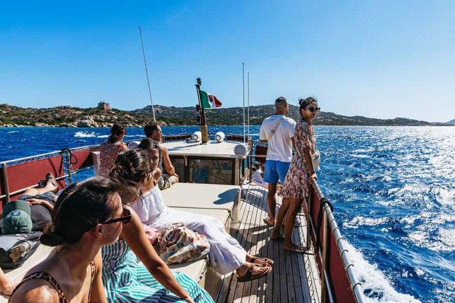 From Palau/La Maddal: Boat Tour of La Maddalena Archipelago - The opening sail past Palau and Caprera