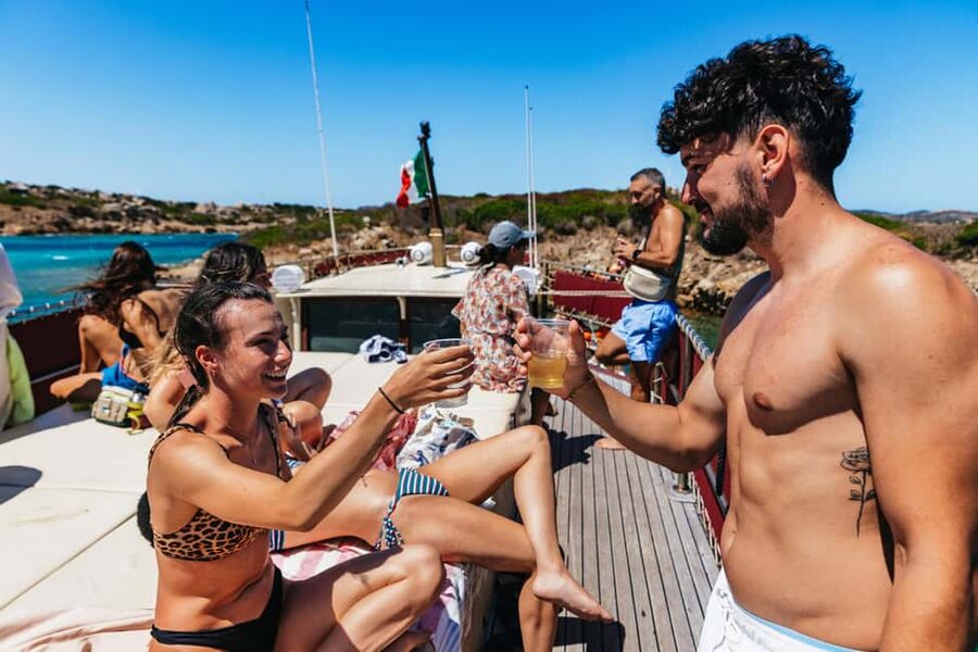 From Palau/La Maddal: Boat Tour of La Maddalena Archipelago - Spargi and two hours at Cala Connari