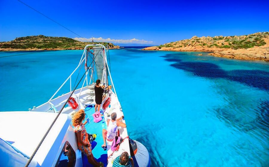 From Palau: La Maddalena Archipelago Day Tour by Boat - La Maddalena town and Cala Gavetta