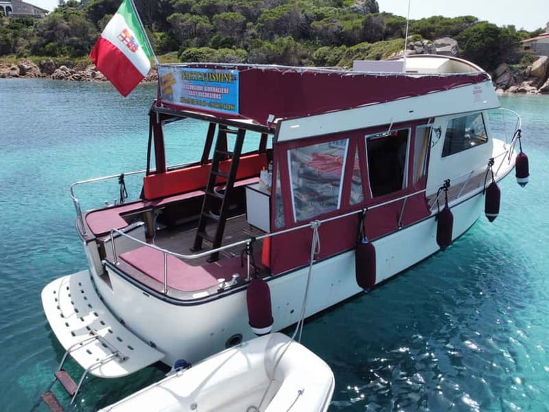 From Palau: La Maddalena Cruise with Lunch & Drinks - The crew and live commentary
