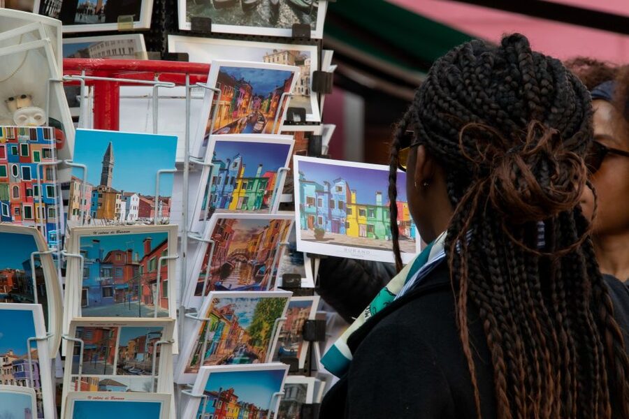From Punta Sabbioni: Venice, Murano & Burano Guided Tour - The guide, languages, and level of support