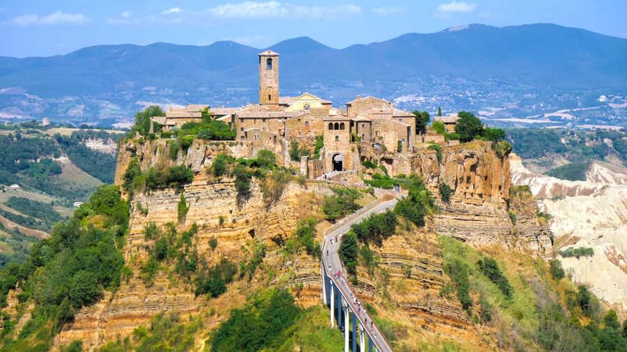 From Rome: Bagnoregio & Orvieto Day Trip with Wines & Lunch - The farmhouse stop near Montepulciano