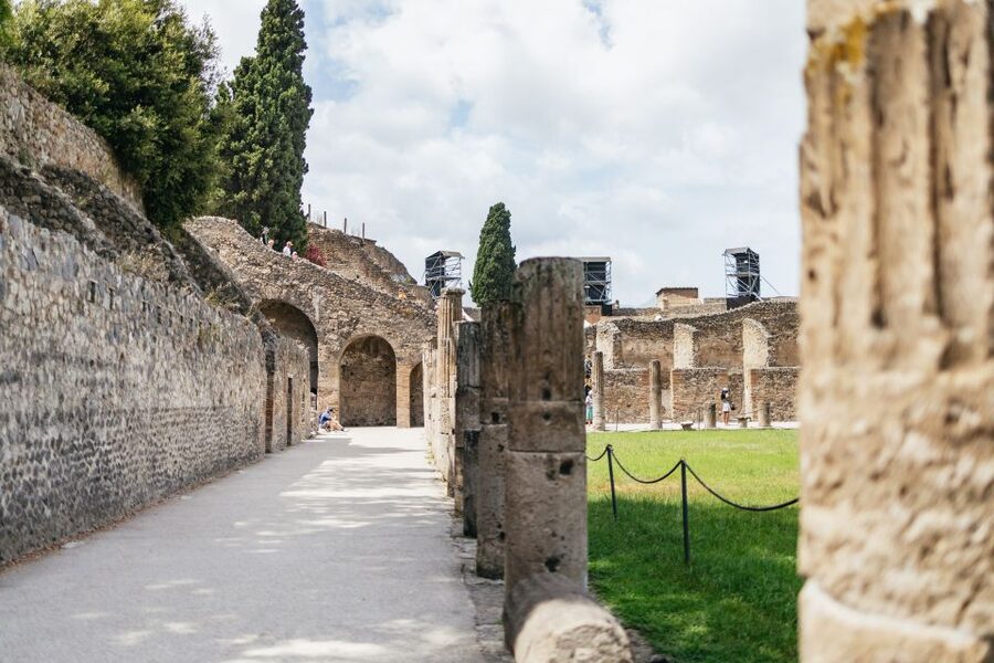 From Rome: Day Trip to Pompeii with Tickets - Guided tour or audioguide?