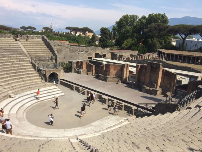 From Rome: Pompeii All-Inclusive Tour with Live Guide - What the two-hour guide walk feels like