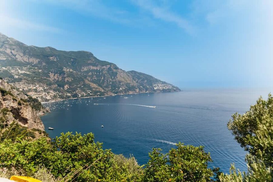 From Rome: Pompeii, Amalfi Coast, and Sorrento Day Trip - The guides shape the day more than the scenery does