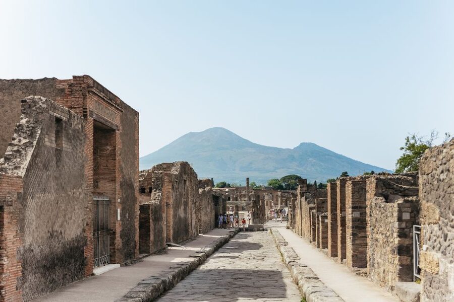 From Rome: Pompeii Day Trip with Optional Vesuvius and Lunch - The Rome departure sets the pace