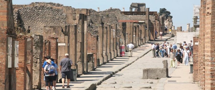 From Rome: Pompeii, Positano and Amalfi Full-Day Tour - Amalfi mixes monuments with lemon treats