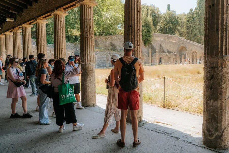 From Rome: Pompeii with Expert Guide & Amalfi Coast Day Trip - Free time in Positano