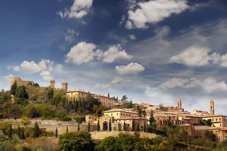 From Siena: Brunello di Montalcino Guided Wine Tour W/ Lunch - Montalcino: fortress views and time on foot