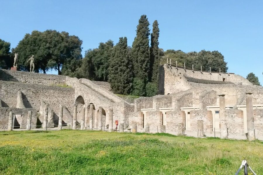 From Sorrento: Pompeii and Vesuvius Tour - The lunch stop you should plan for