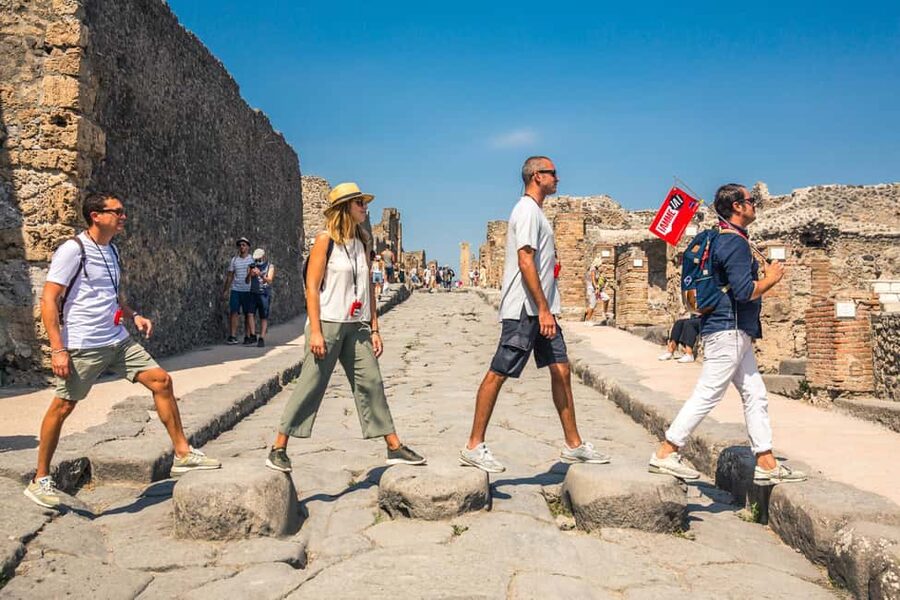 From Sorrento: Pompeii Half-Day Skip-the-Line Tour - Why an early start makes Pompeii better