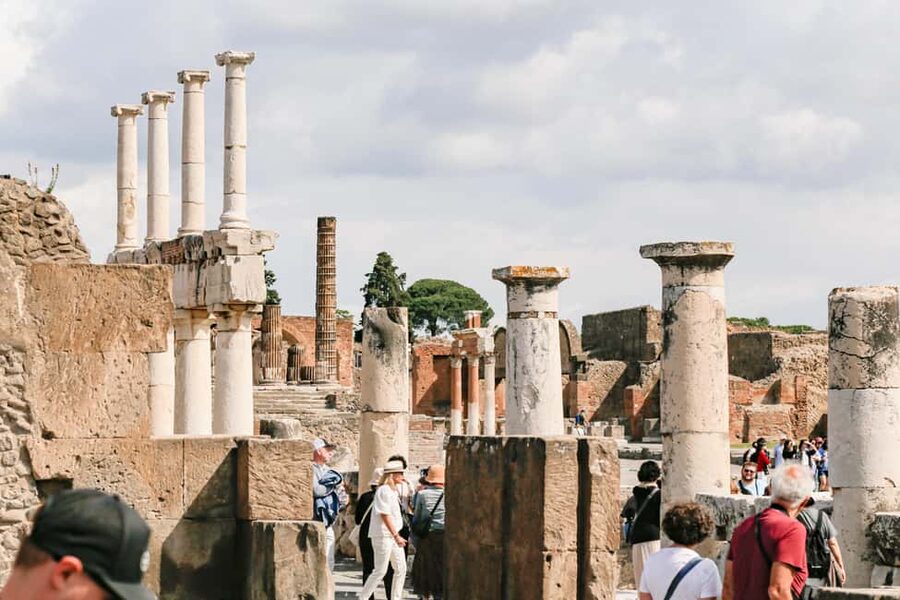From Sorrento: Pompeii Half-Day Skip-the-Line Tour - The value of having two guides