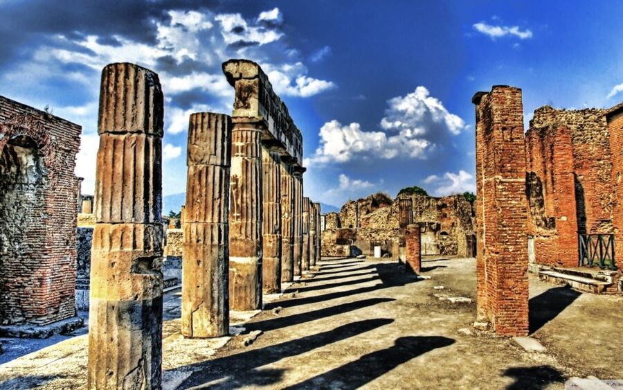 From Sorrento: Pompeii Ruins All-inclusive Guided Tour - Arriving at Pompeii and joining the guide
