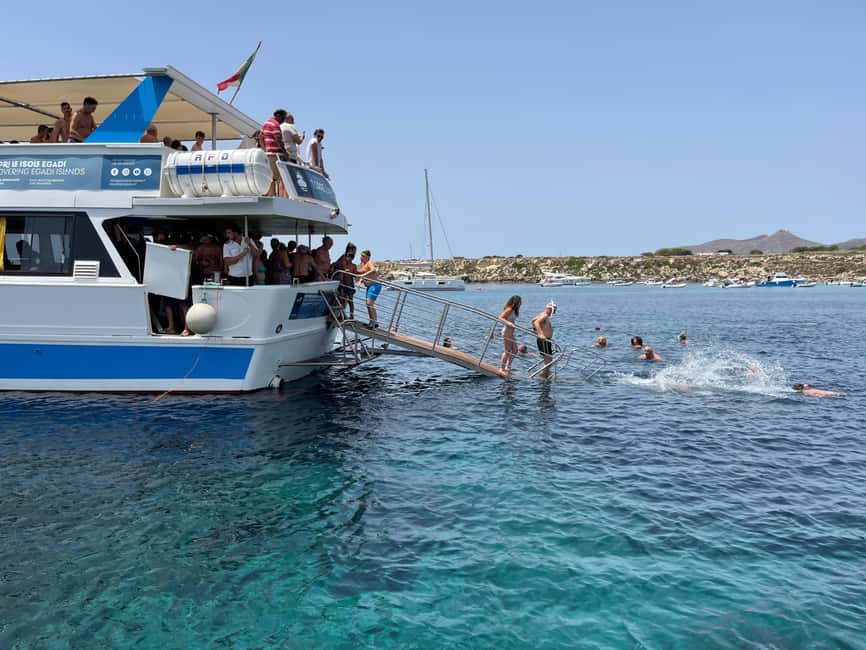 From Trapani: Favignana and Levanzo Shuttle Tour - Lunch choices on Favignana
