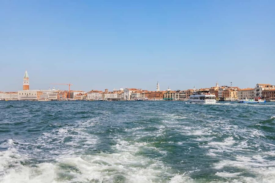 From Venice: Murano & Burano Guided Tour by Private Boat - Why Murano and Burano are worth your morning
