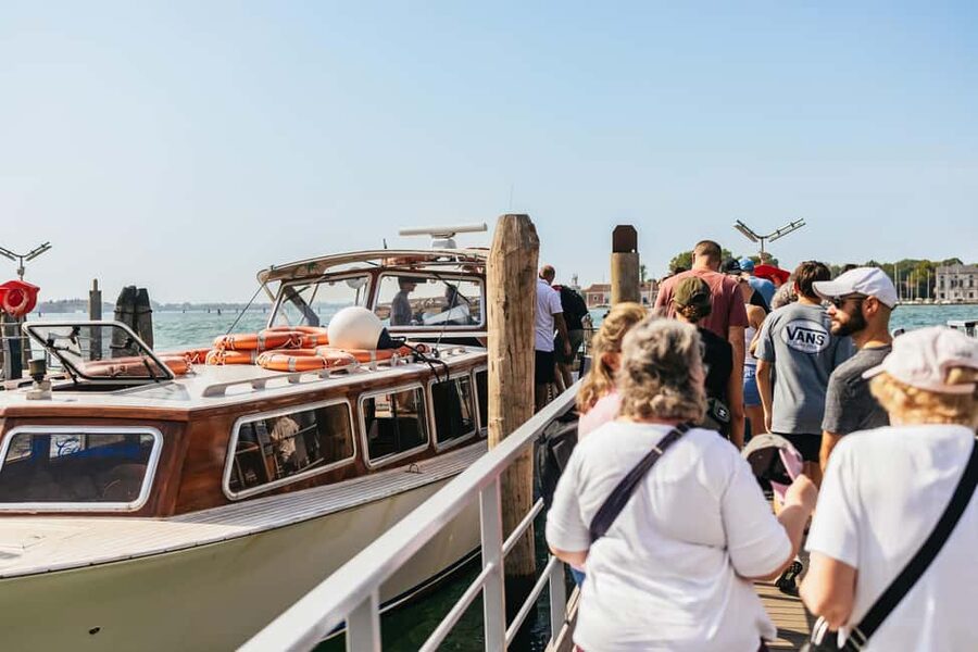 From Venice: Murano & Burano Guided Tour by Private Boat - More time on two islands, less time on the water