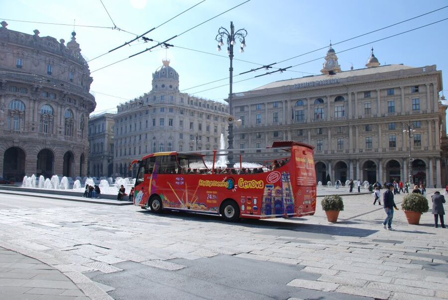 Genoa: Hop-on Hop-off Tour Ticket - Blue Route: the seafront and Boccadasse