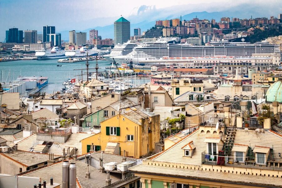 Genoa: Hop-on Hop-off Tour Ticket - Finding stops and dealing with busy departures