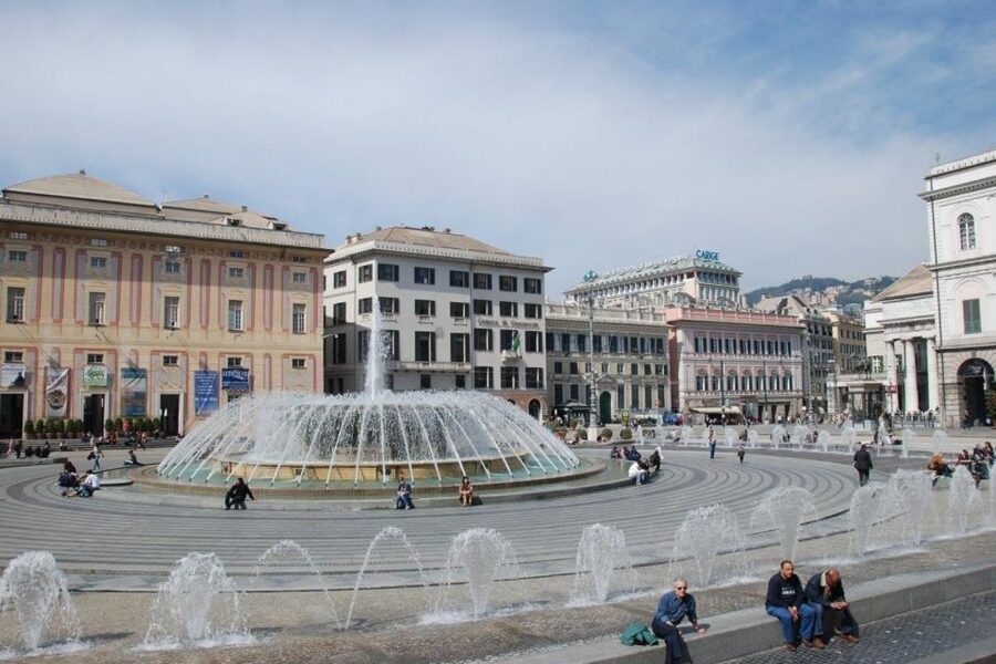 Genoa: Hop-on Hop-off Tour Ticket - Red Route: Genoa’s historic center and grand palaces