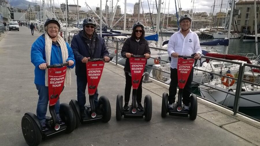 Genova: Segway Tour - Churches, squares, palaces, and city stories