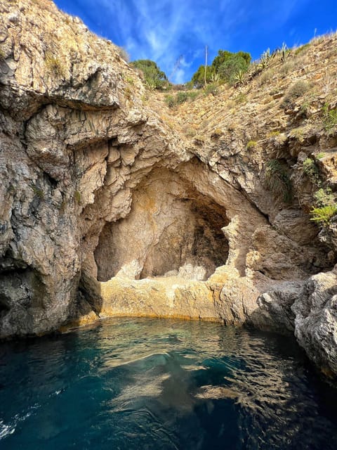 Giardini Naxos: Taormina & Isola Cruise Bella with Aperitif - A swim stop with Prosecco and Sicilian sweets