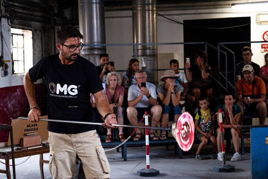 Glass Blowing Show Visit Murano Glass Factory & Showroom OMG - Is the $5 ticket good value?