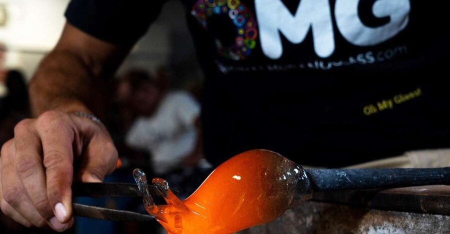 Glass Blowing Show Visit Murano Glass Factory & Showroom OMG - Small details that can improve the visit