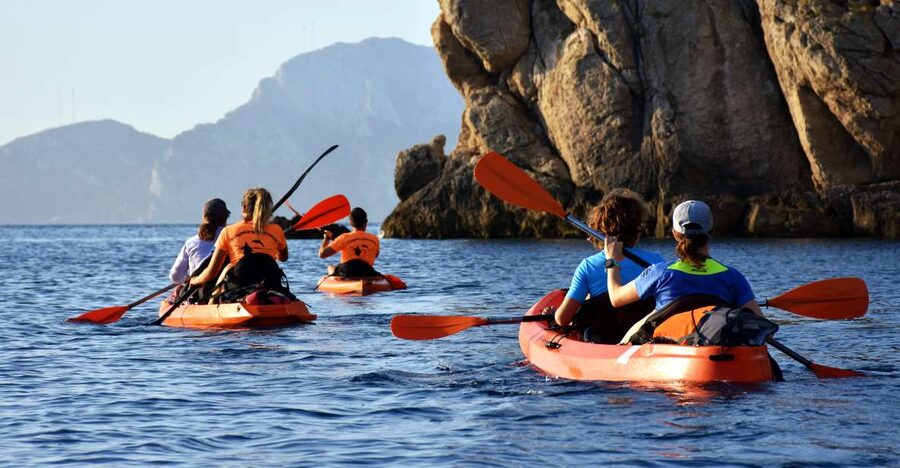 Golfo Aranci: Kayak Tour with Dolphins and Aperitif - Paddling past Cala Moresca