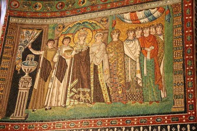 Guided Tour of Mosaic Tiles in Ravenna - Looking up at the Neonian Baptistery