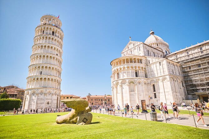 Half-Day Excursion to Pisa and the Leaning Tower from Florence - Getting to Piazzale Montelungo