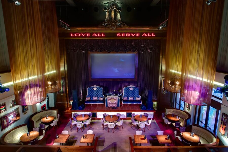 Hard Rock Cafe Florence with Set Menu for Lunch or Dinner - The atmosphere, memorabilia, and merchandise