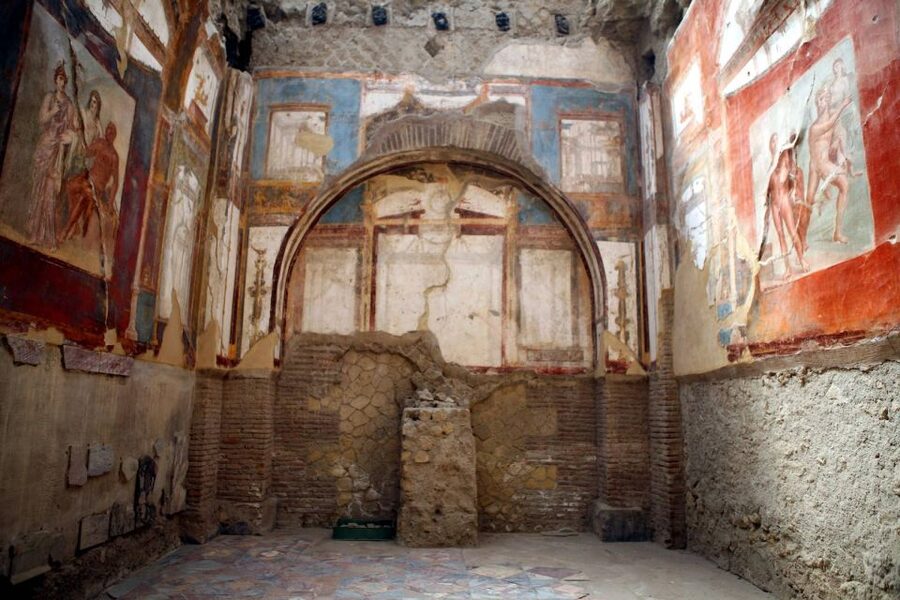 Herculaneum: 3D Walking Tour with Skip-the-Line Ticket - Family use and practical comfort