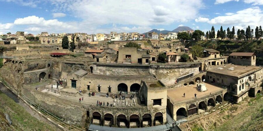 Herculaneum: Skip-the-Line Entry Ticket with Audio Guide - The houses, frescoes, and wooden doors